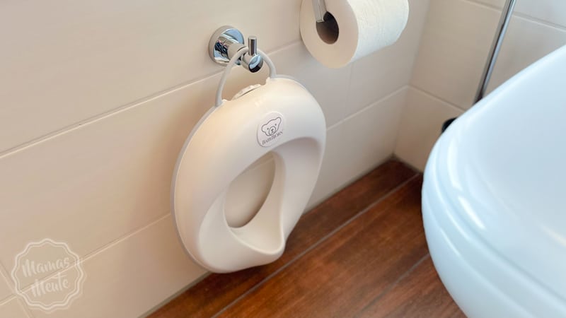 Toilettenaufsatz für Kinder aufhängen - So geht es ohne Bohren